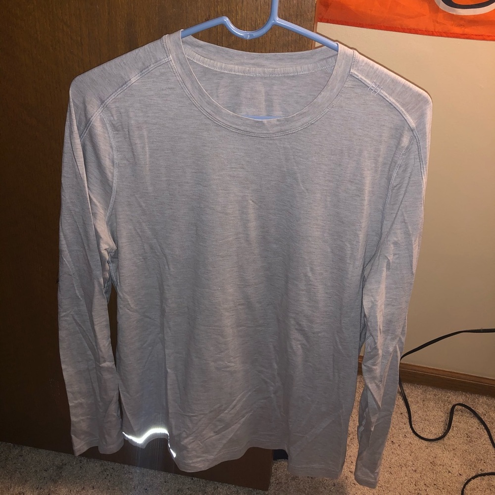Men’s Lululemon Medium Long Sleeve Workout Shirt